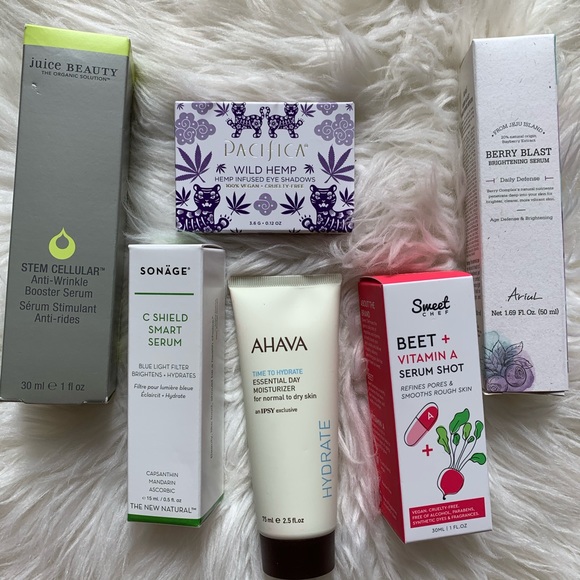 Skincare lovers bundle - Picture 1 of 6